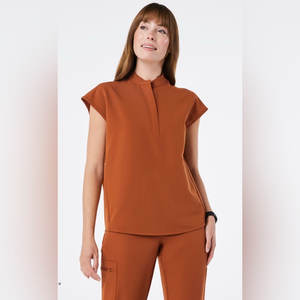 FIGS Rafaela Scrub Top